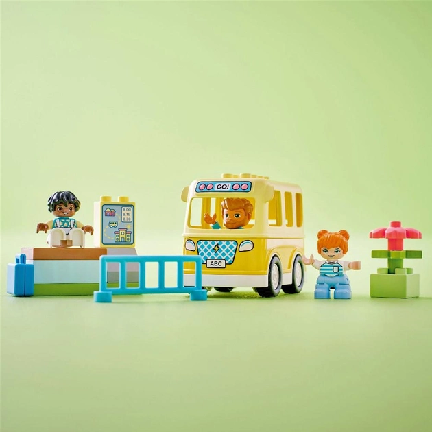 Конструктор LEGO DUPLO Поездка на автобусе 16 деталей (10988)