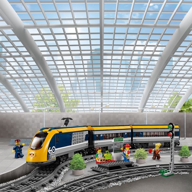 Конструктор LEGO City Пасажирський потяг 677 деталей (60197) (5702016109788)