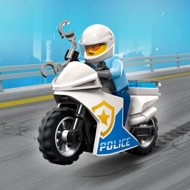 Конструктор LEGO City Преследование автомобиля на полицейском мотоцикле 59 деталей (60392)