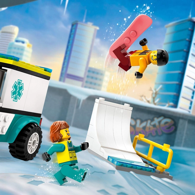Конструктор LEGO City Карета швидкої допомоги й сноубордист 79 деталей (60403)