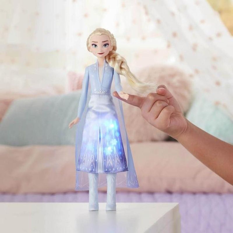 Лялька Hasbro Frozen "Холодне Серце 2" Ельза (E7000/E6952)