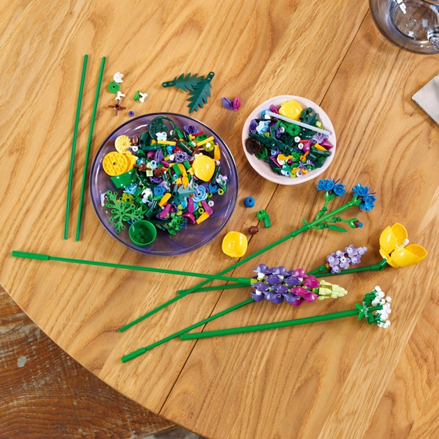 Конструктор LEGO Icons Букет польових квітів 939 деталей (10313)