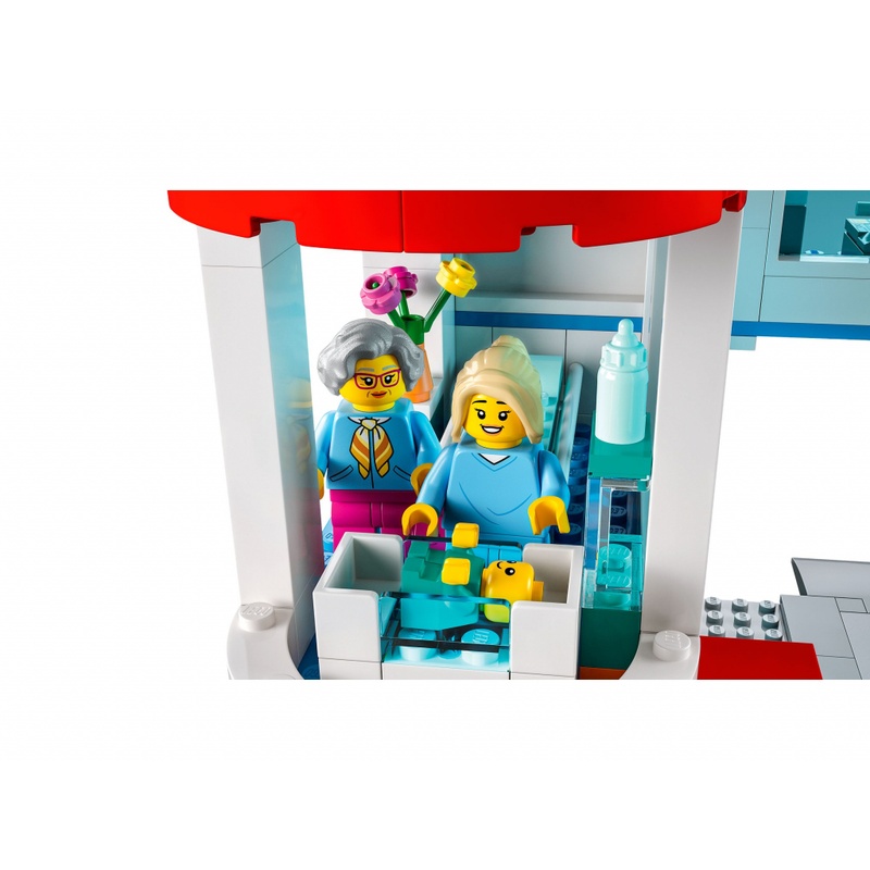 Конструктор LEGO City Больница 816 деталей (60330)