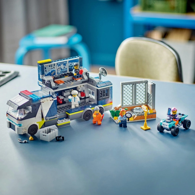 Конструктор LEGO City Пересувна поліцейська криміналістична лабораторія 674 деталей (60418)