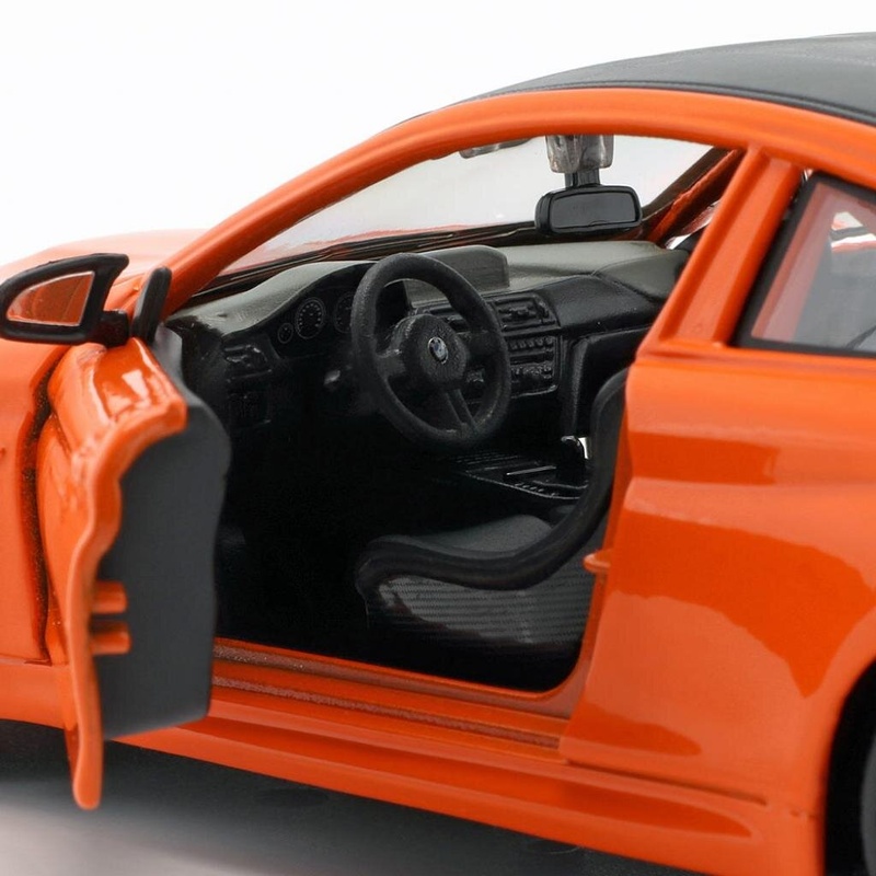 Машина Maisto BMW M4 GTS помаранчевий металік (1:24) (31246 met. orange)
