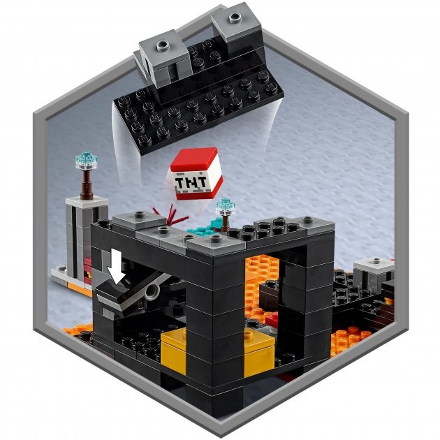Конструктор LEGO Minecraft Бастион Нижнего мира 300 деталей (21185)