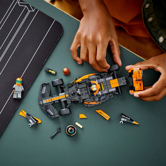 Конструктор LEGO Speed Champions Автомобіль для перегонів 2023 McLaren Formula 1 245 деталей (76919)