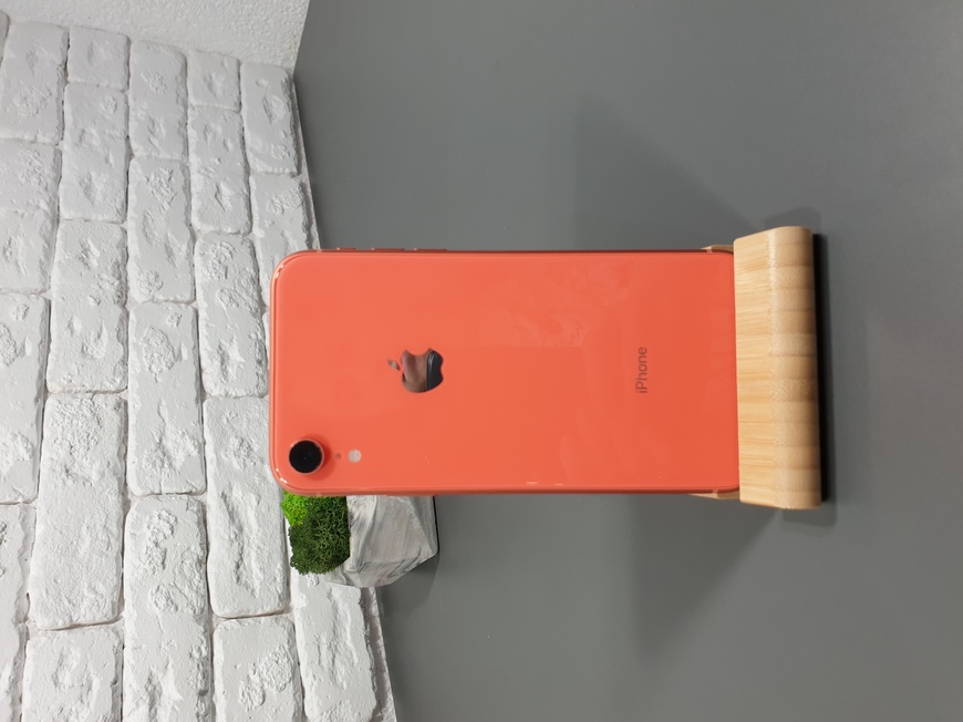 iPhone XR 64 Coral (used)