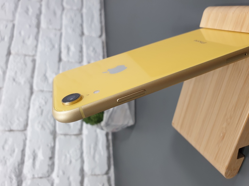 iPhone XR 64 Yellow (used)